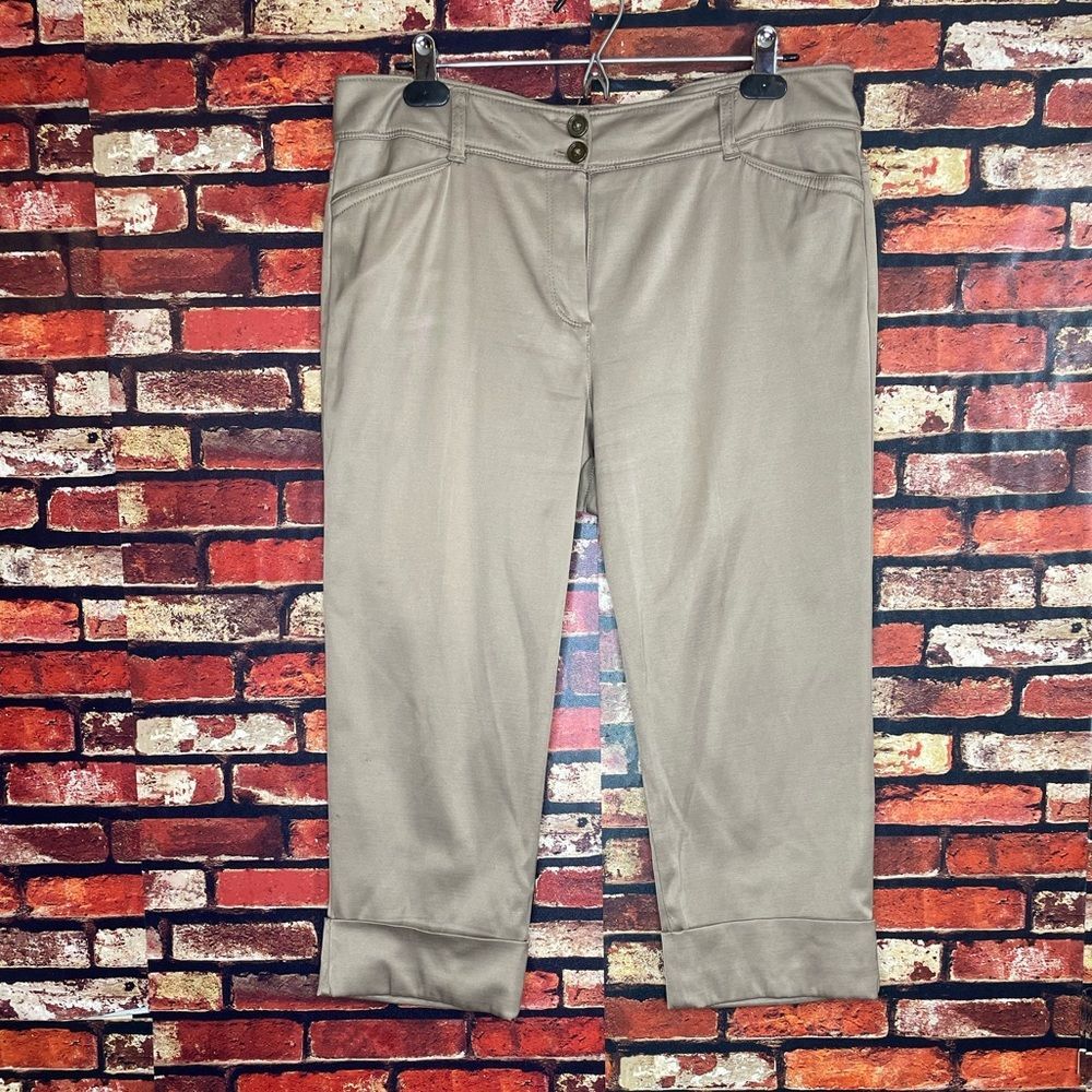 Larry Levine Tan Double Button Cuffed Capri Pants Size 12